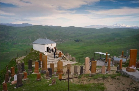 Փրկարարները քաղաքացուն իջեցրել են սարալանջից և մոտեցրել շտապօգնության ավտոմեքենային